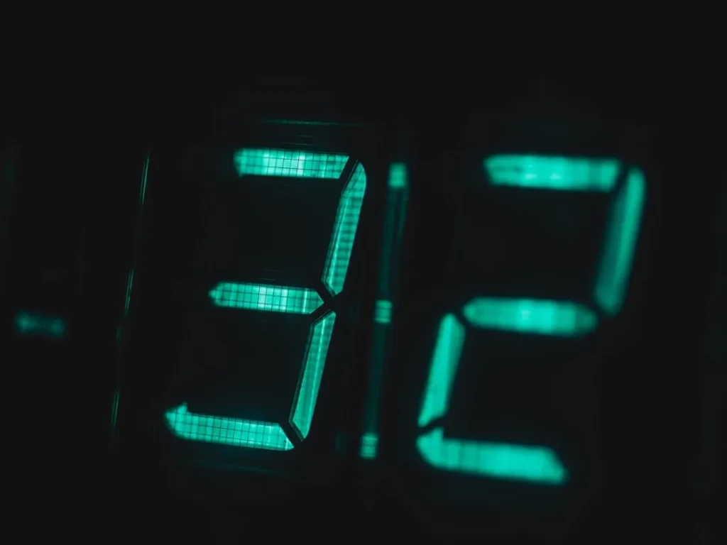 The digital clock shows 1:32 am.