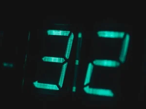 The digital clock shows 1:32 am.