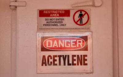 Danger: restricted area with acetylene.