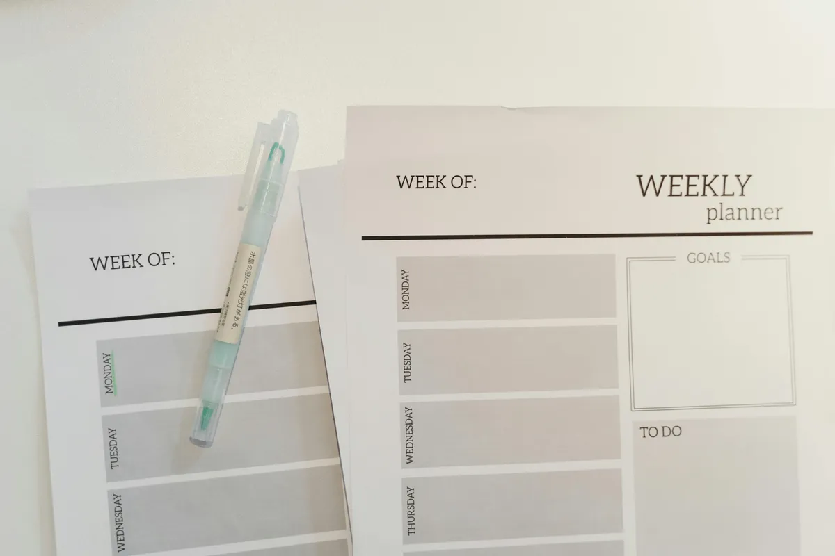 quarterly goal milestones weekly review - photo par cottonbro studio